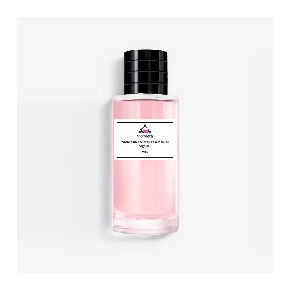 Cette eau de parfum dévoile des notes de framboise, de vanille et de rose